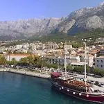 Sunny * מאקרסקה