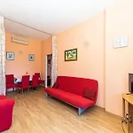 Sunny מאקרסקה