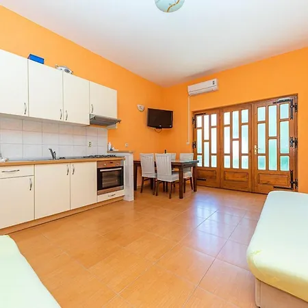Sunny Apartman *